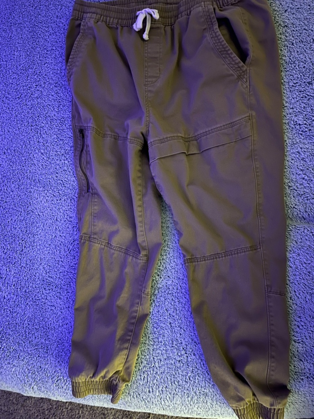 Casual skinny cargo jogger pants in straw brown